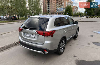 Внедорожник / Кроссовер Mitsubishi Outlander 2018 в 
