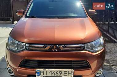 Позашляховик / Кросовер Mitsubishi Outlander 2012 в Полтаві