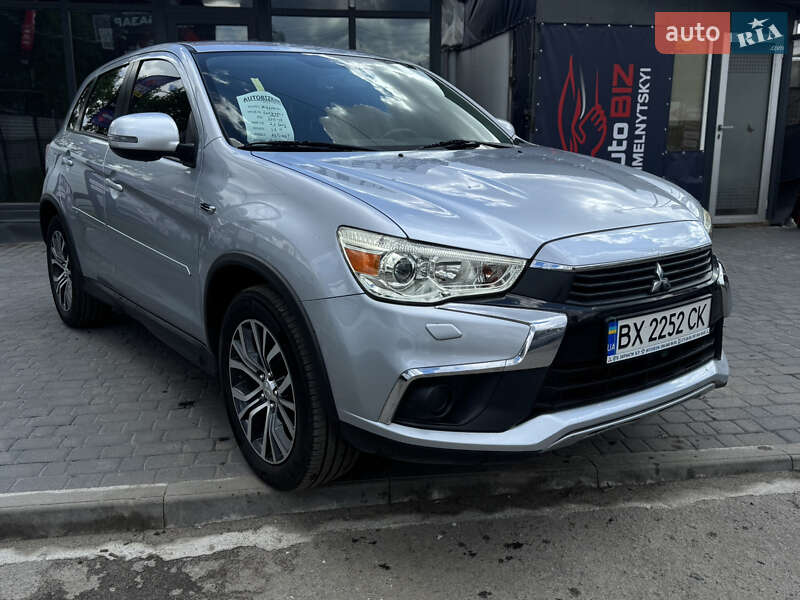 Позашляховик / Кросовер Mitsubishi Outlander 2016 в Хмельницькому