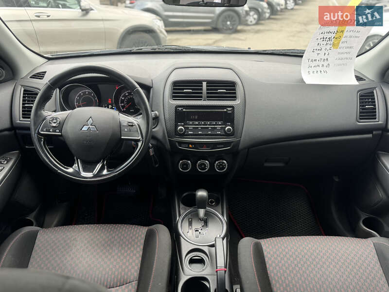 Позашляховик / Кросовер Mitsubishi Outlander 2016 в Хмельницькому
