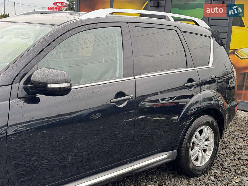 Позашляховик / Кросовер Mitsubishi Outlander 2010 в Стрию
