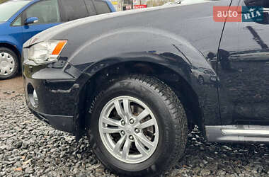 Внедорожник / Кроссовер Mitsubishi Outlander 2010 в 