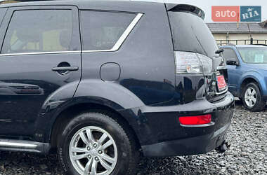 Внедорожник / Кроссовер Mitsubishi Outlander 2010 в 