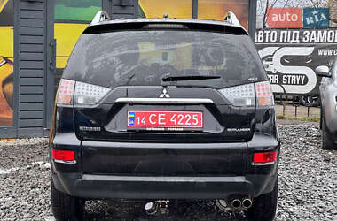 Внедорожник / Кроссовер Mitsubishi Outlander 2010 в 