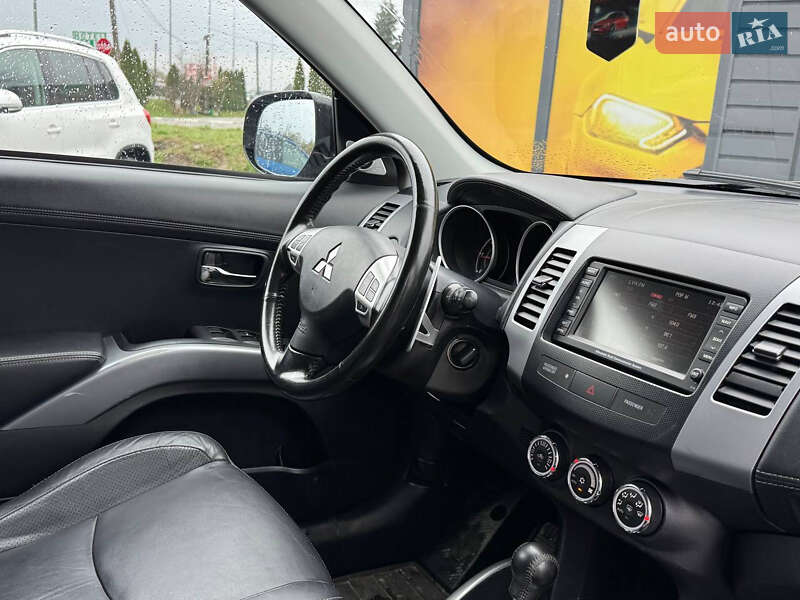 Позашляховик / Кросовер Mitsubishi Outlander 2010 в Стрию