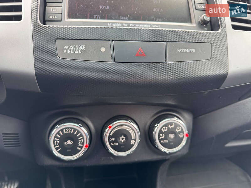 Позашляховик / Кросовер Mitsubishi Outlander 2010 в Стрию