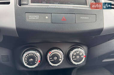 Внедорожник / Кроссовер Mitsubishi Outlander 2010 в 