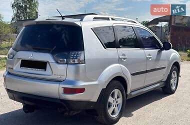 Внедорожник / Кроссовер Mitsubishi Outlander 2011 в 