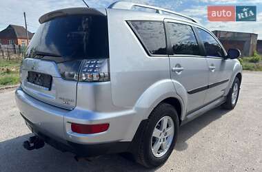 Внедорожник / Кроссовер Mitsubishi Outlander 2011 в 