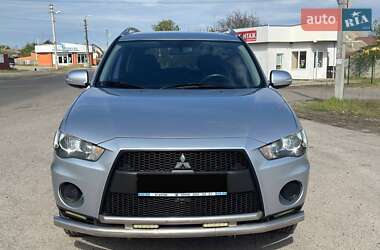 Внедорожник / Кроссовер Mitsubishi Outlander 2011 в 