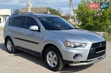 Внедорожник / Кроссовер Mitsubishi Outlander 2011 в 