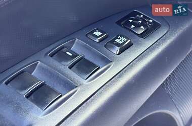 Внедорожник / Кроссовер Mitsubishi Outlander 2011 в 