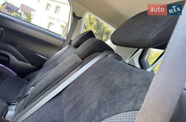 Внедорожник / Кроссовер Mitsubishi Outlander 2011 в 
