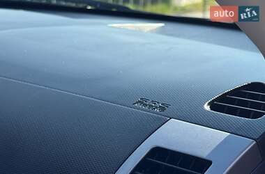 Внедорожник / Кроссовер Mitsubishi Outlander 2011 в 