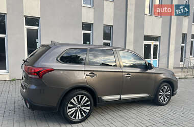 Позашляховик / Кросовер Mitsubishi Outlander 2019 в Сумах