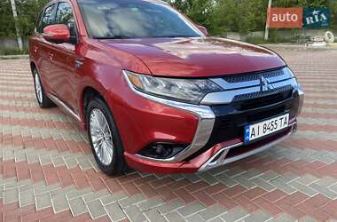 Позашляховик / Кросовер Mitsubishi Outlander 2019 в 