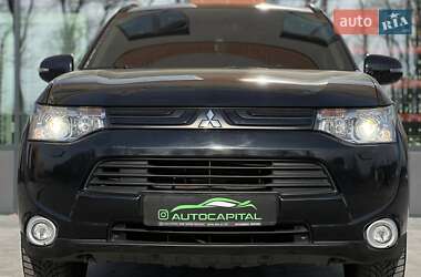 Позашляховик / Кросовер Mitsubishi Outlander 2012 в 