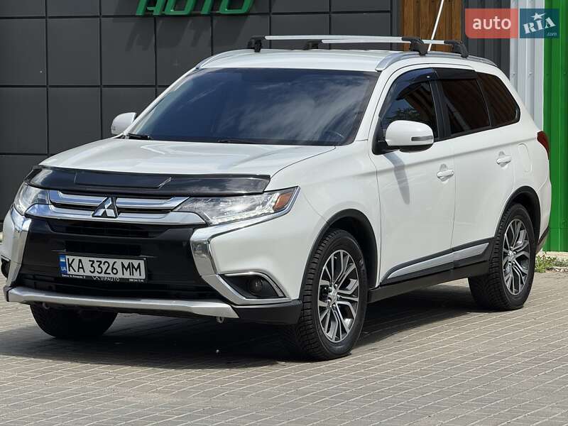 Внедорожник / Кроссовер Mitsubishi Outlander 2016 в Одессе