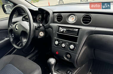 Внедорожник / Кроссовер Mitsubishi Outlander 2008 в 