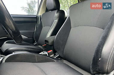 Внедорожник / Кроссовер Mitsubishi Outlander 2013 в 