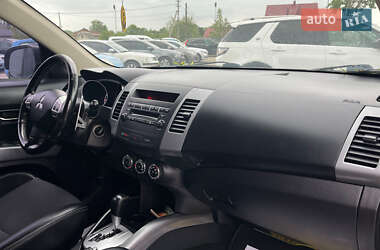 Внедорожник / Кроссовер Mitsubishi Outlander 2013 в 