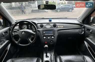 Позашляховик / Кросовер Mitsubishi Outlander 2006 в 