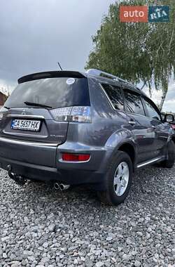 Внедорожник / Кроссовер Mitsubishi Outlander 2009 в 