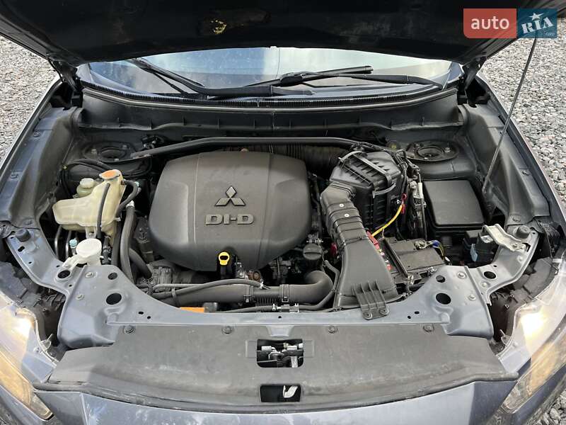 Внедорожник / Кроссовер Mitsubishi Outlander 2009 в Смеле