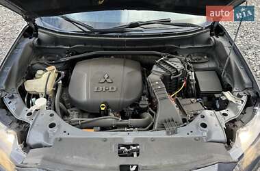 Внедорожник / Кроссовер Mitsubishi Outlander 2009 в 