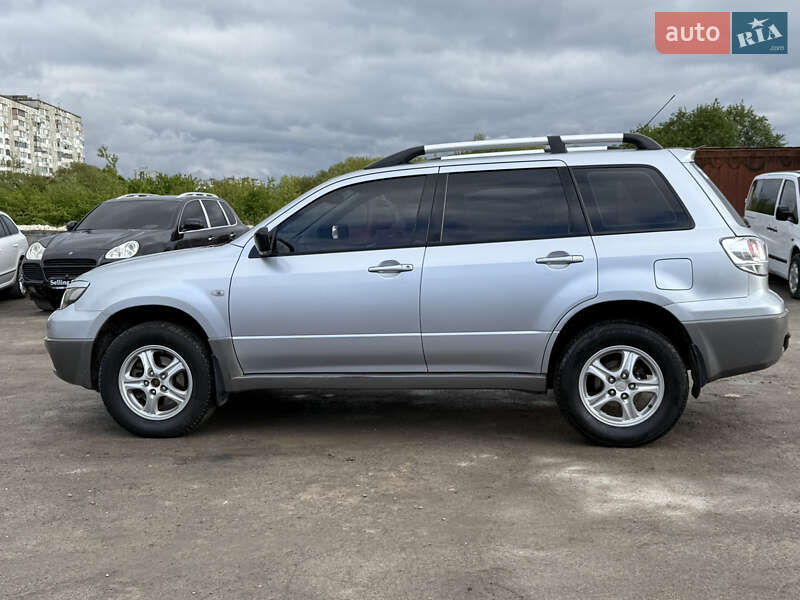 Позашляховик / Кросовер Mitsubishi Outlander 2003 в Рівному