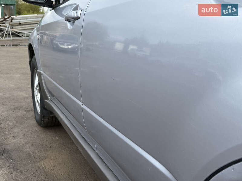 Позашляховик / Кросовер Mitsubishi Outlander 2003 в Рівному