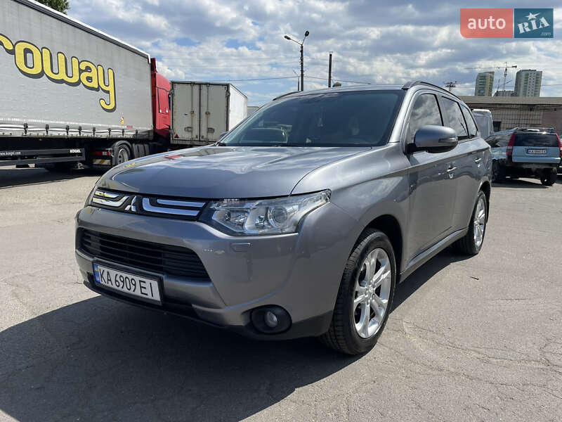 Mitsubishi Outlander 2013