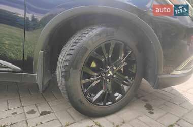Позашляховик / Кросовер Mitsubishi Outlander 2018 в 