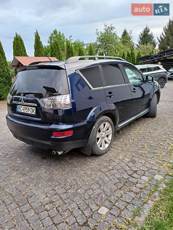 Внедорожник / Кроссовер Mitsubishi Outlander 2011 в Львове