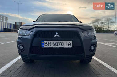 Внедорожник / Кроссовер Mitsubishi Outlander 2011 в 