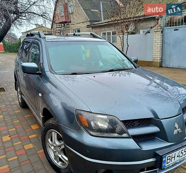 Позашляховик / Кросовер Mitsubishi Outlander 2004 в 