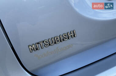 Внедорожник / Кроссовер Mitsubishi Outlander 2014 в 