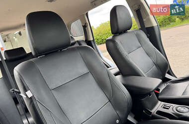 Внедорожник / Кроссовер Mitsubishi Outlander 2014 в 