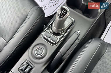Внедорожник / Кроссовер Mitsubishi Outlander 2014 в 
