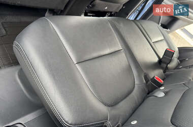 Внедорожник / Кроссовер Mitsubishi Outlander 2014 в 