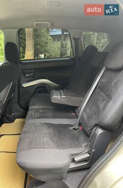 Внедорожник / Кроссовер Mitsubishi Outlander 2007 в 