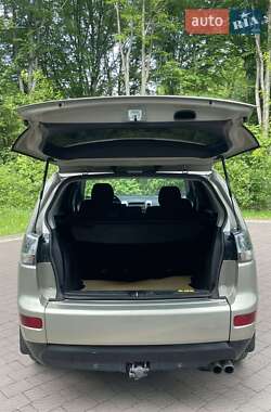Внедорожник / Кроссовер Mitsubishi Outlander 2007 в 