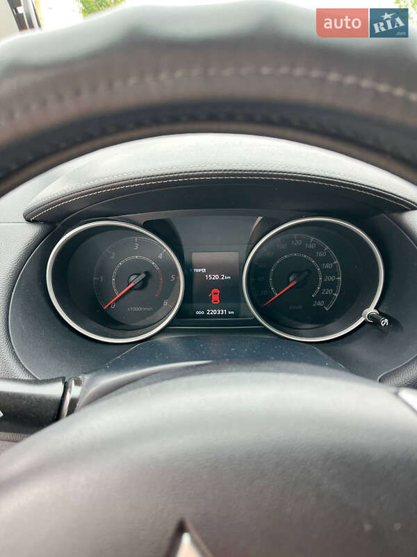 Позашляховик / Кросовер Mitsubishi Outlander 2011 в Тернополі фото 13 Позашляховик / Кросовер Mitsubishi Outlander 2011 в Тернополі