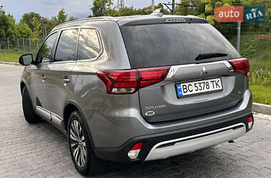 Внедорожник / Кроссовер Mitsubishi Outlander 2020 в 