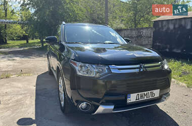 Позашляховик / Кросовер Mitsubishi Outlander 2014 в Кривому Розі