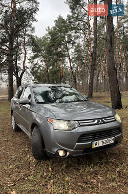 Внедорожник / Кроссовер Mitsubishi Outlander 2013 в Киеве