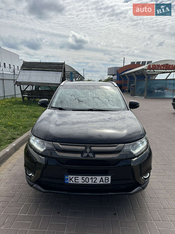 Позашляховик / Кросовер Mitsubishi Outlander 2015 в Полтаві