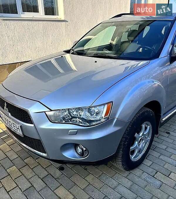 Позашляховик / Кросовер Mitsubishi Outlander 2011 в Мілієве