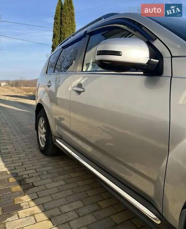 Позашляховик / Кросовер Mitsubishi Outlander 2011 в Мілієве