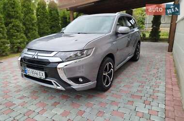 Позашляховик / Кросовер Mitsubishi Outlander 2018 в Тернополі